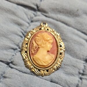 Vintage CAMEO Pendant